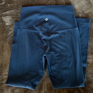 Lululemon Navy High-Rise Capri Leggings Size 4 (Estimated)
